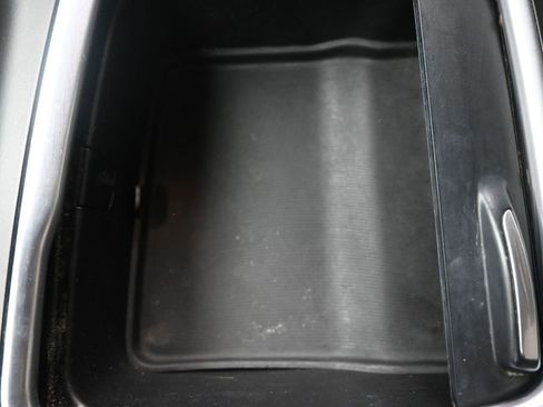 Used 2018 Chrysler Pacifica Touring-L Plus w/ Tire & Wheel Group image 46