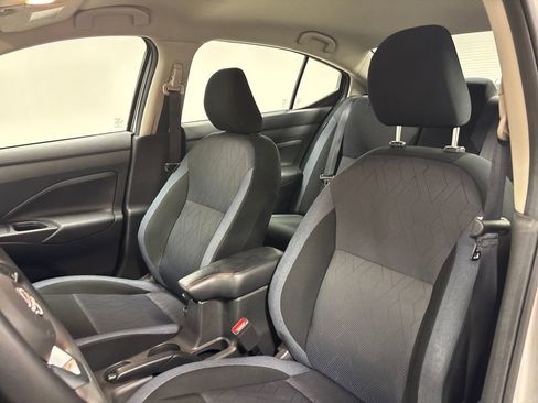 Used 2025 Nissan Versa SV FWD image 23