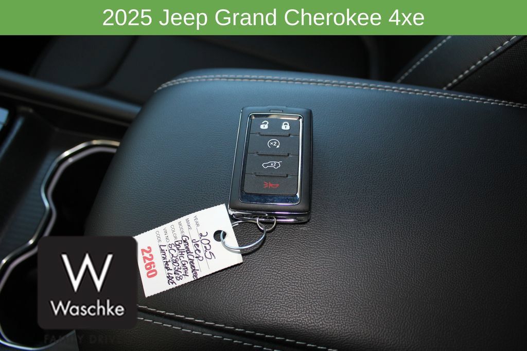 New 2025 Jeep Grand Cherokee Limited 4xe w/ Trailer Tow Package AWD/4WD image 35