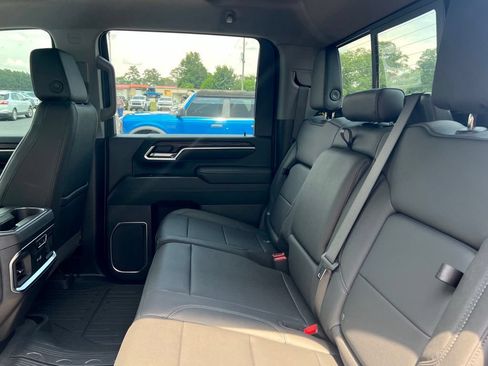 New 2026 GMC Sierra 2500 SLT w/ SLT Premium Package AWD/4WD image 11