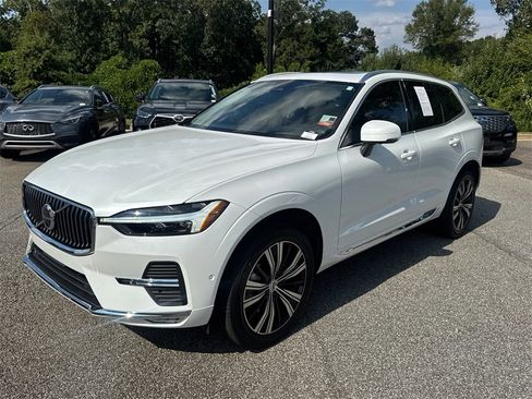 Used 2022 Volvo XC60 B6 Inscription w/ Advanced Package image 3