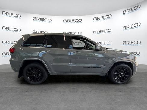 Used 2020 Jeep Grand Cherokee Altitude RWD image 8