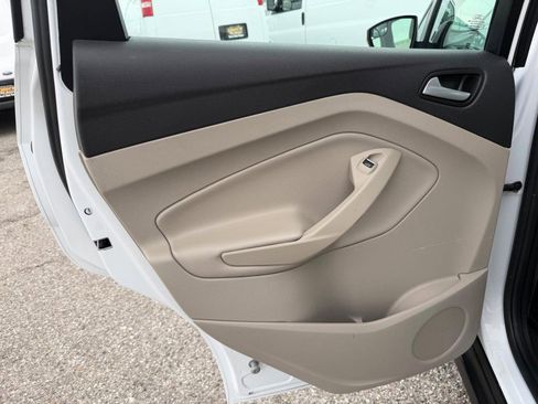 Used 2017 Ford C-MAX SE w/ Interior Protection Package image 35