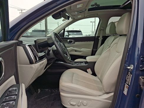 Certified 2025 Kia Sorento X-Line EX AWD/4WD image 13