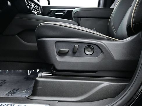 New 2026 Chevrolet Suburban Premier AWD/4WD image 16