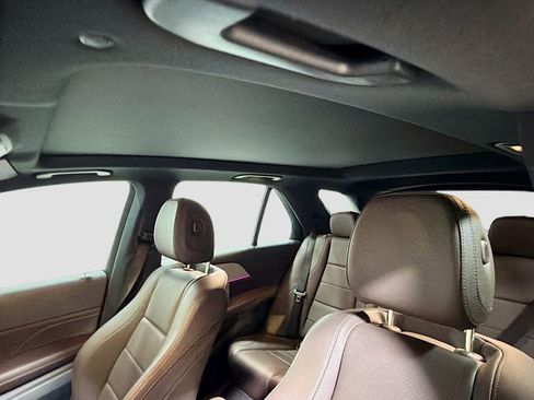 Used 2021 Mercedes-Benz GLE 350 4MATIC w/ Premium Package image 25