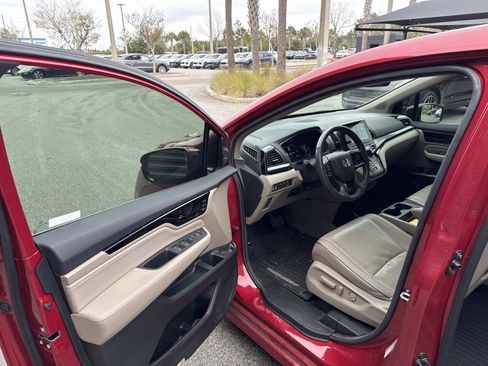 Used 2024 Honda Odyssey Elite image 19