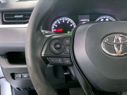 Used 2022 Toyota RAV4 XLE image 22