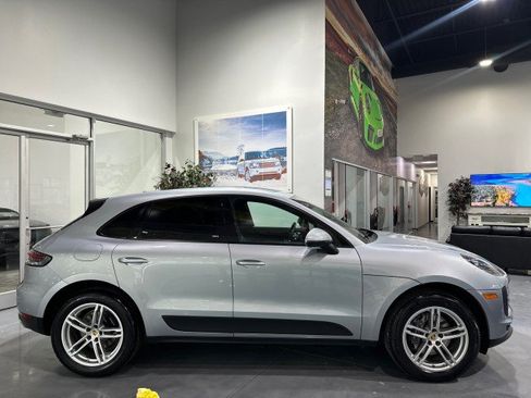 Used 2021 Porsche Macan AWD/4WD image 26