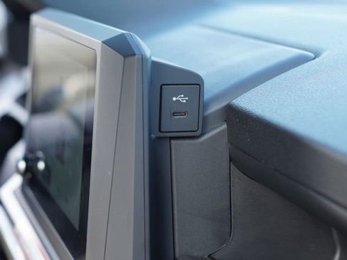 Certified 2025 Toyota Tacoma TRD Sport image 28