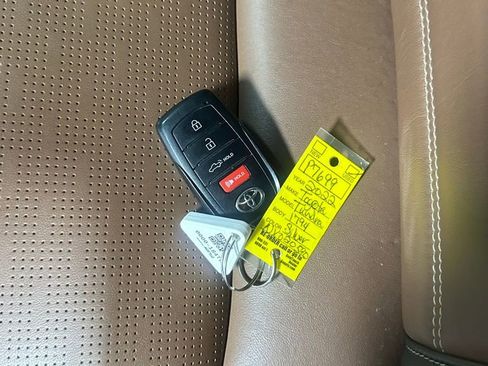 Used 2022 Toyota Tundra Platinum image 27