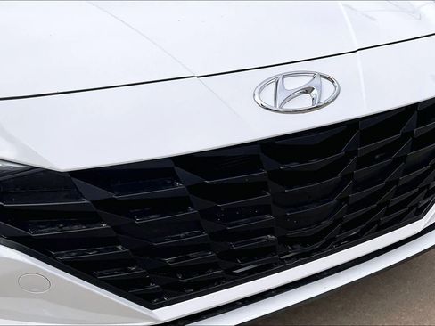 Used 2023 Hyundai Elantra Blue image 28