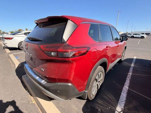 Used 2023 Nissan Rogue SV FWD image 5