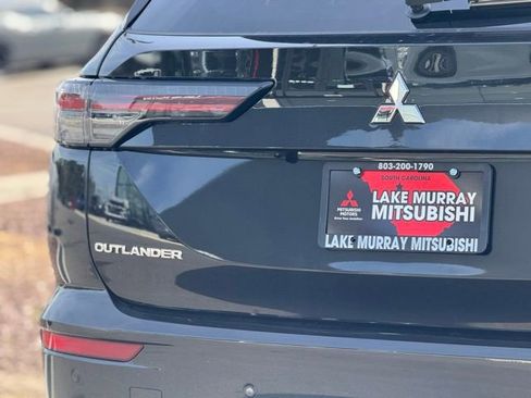 New 2026 Mitsubishi Outlander FWD image 11