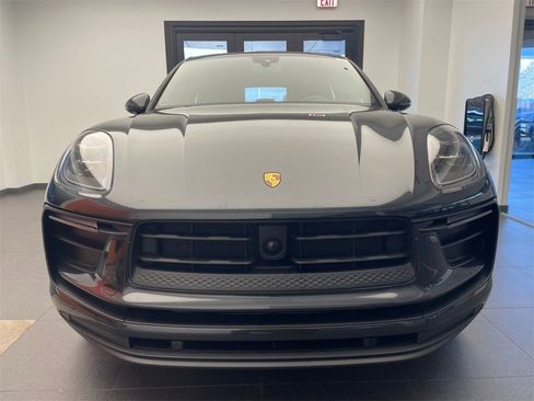 Used 2025 Porsche Macan image 24