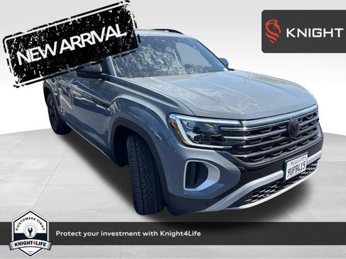 Used 2025 Volkswagen Atlas Peak Edition SE AWD/4WD image 1