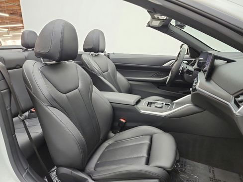 Used 2024 BMW 430i Convertible w/ M Sport Package RWD image 19