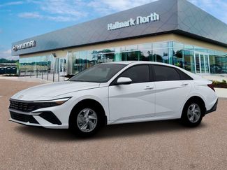 New 2026 Hyundai Elantra SE FWD video 2