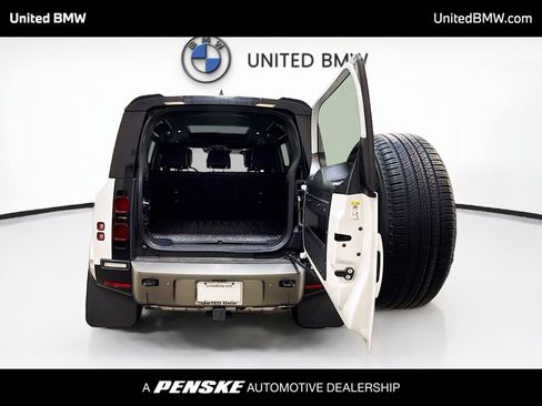 Used 2024 Land Rover Defender 110 X-Dynamic SE AWD/4WD image 14