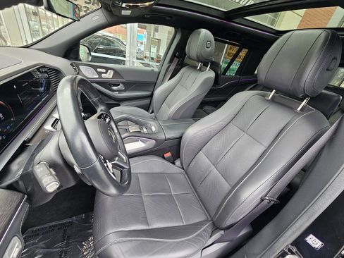 Used 2021 Mercedes-Benz Maybach GLS 600 4MATIC image 2