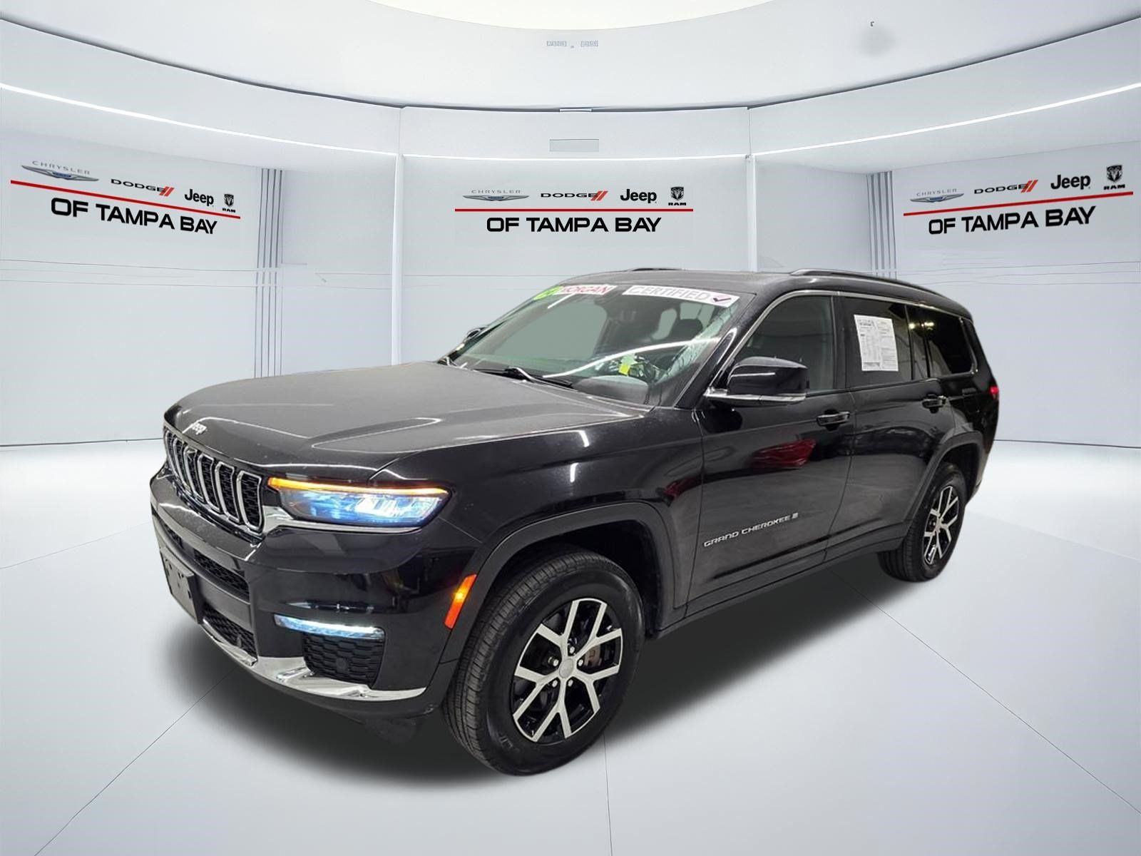 Used 2024 Jeep Grand Cherokee L Limited w/ Luxury Tech Group II AWD/4WD image 2