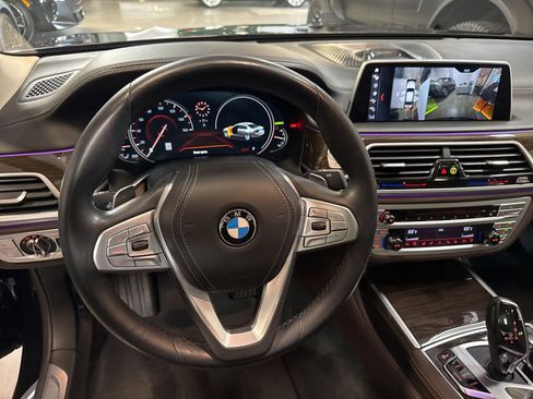 Used 2018 BMW 750i RWD image 15