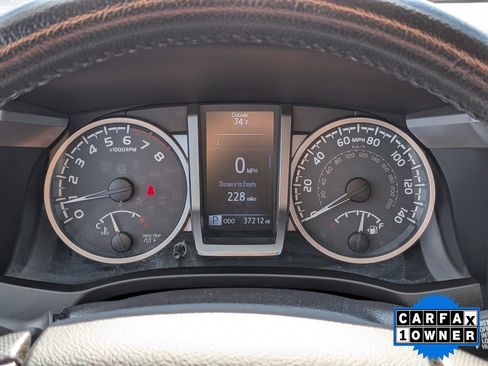 Used 2016 Toyota Tacoma SR5 w/ SR5 Appearance Package (SN) AWD/4WD image 29