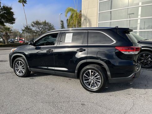 Used 2019 Toyota Highlander XLE image 7