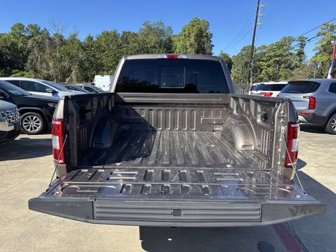 Used 2018 Ford F150 XLT w/ Equipment Group 302A Luxury AWD/4WD image 8