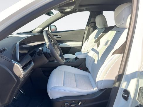 Used 2024 Cadillac XT4 Sport FWD image 13
