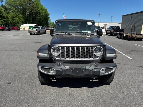 Used 2025 Jeep Wrangler Unlimited Sahara w/ Safety Group AWD/4WD image 3