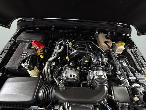 Used 2022 Jeep Gladiator Sport image 37