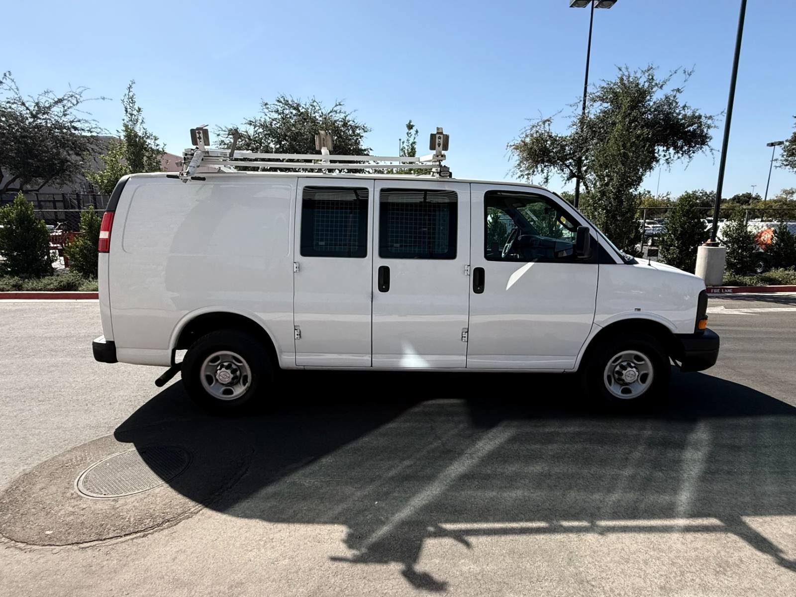 Used 2016 Chevrolet Express 2500 RWD image 6