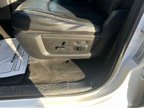 Used 2016 RAM 2500 Laramie w/ Convenience Group image 17