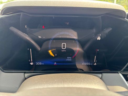 Used 2025 Chevrolet TrailBlazer LT FWD image 40