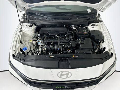 Used 2025 Hyundai Elantra SEL FWD image 34
