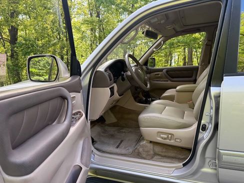 Used 2001 Toyota Land Cruiser AWD/4WD image 19