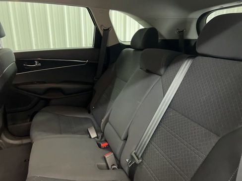 Used 2018 Kia Sorento LX w/ LX V6 Convenience Package image 15