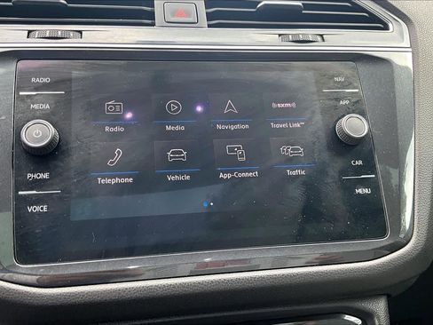 Used 2019 Volkswagen Tiguan SEL image 35