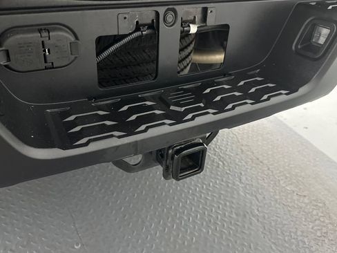 Certified 2023 Toyota Tacoma SR5 AWD/4WD image 17