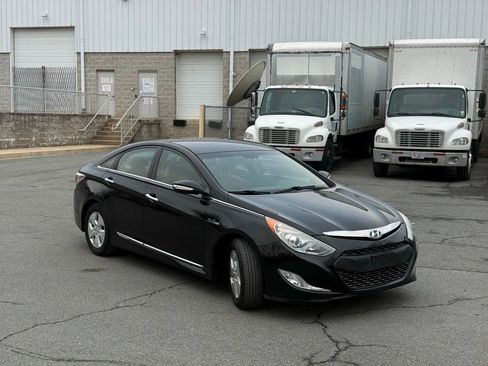 Used 2012 Hyundai Sonata Hybrid w/ Leather Pkg image 3