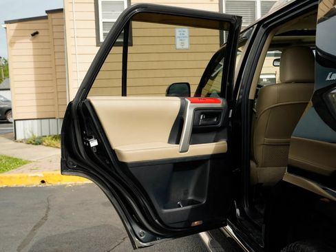 Used 2010 Toyota 4Runner Limited AWD/4WD image 25