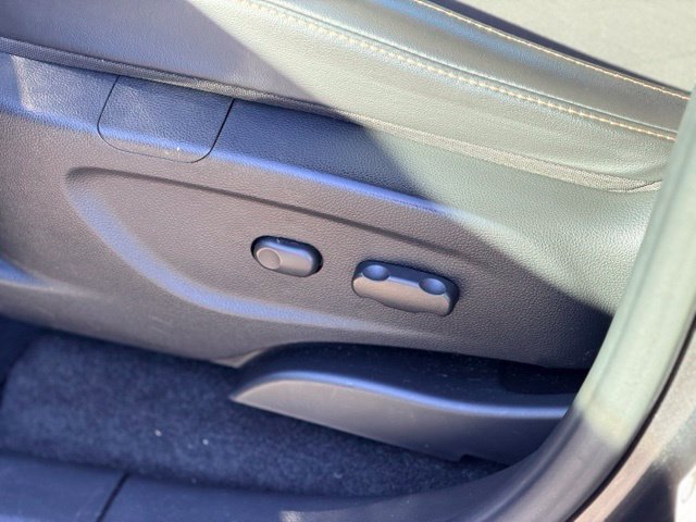 Used 2018 Chevrolet Trax LT w/ LT Convenience Package FWD image 8