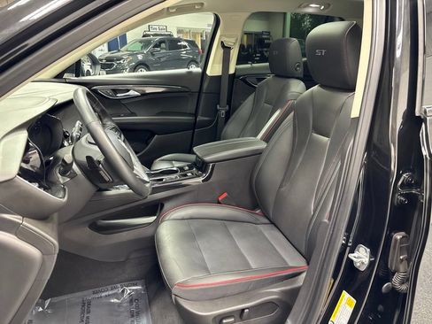 Used 2023 Buick Envision Essence w/ Sport Touring Package AWD/4WD image 10
