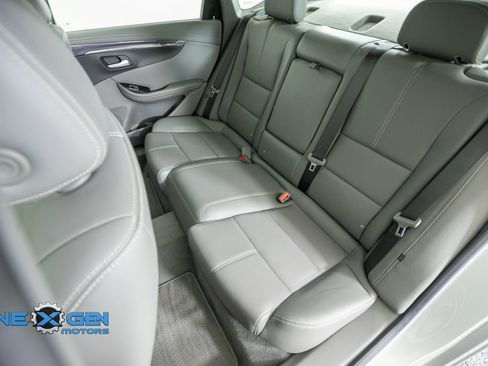 Used 2019 Chevrolet Impala LT w/ Sunroof and Spoiler Package FWD image 32