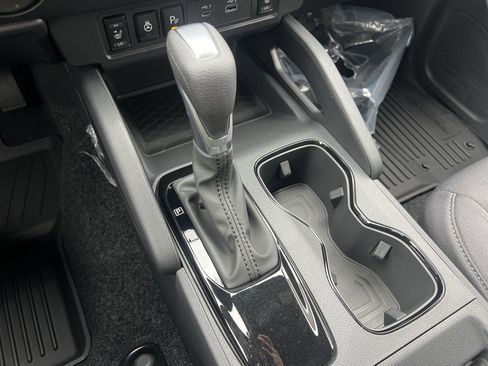 New 2026 Nissan Frontier SV image 8