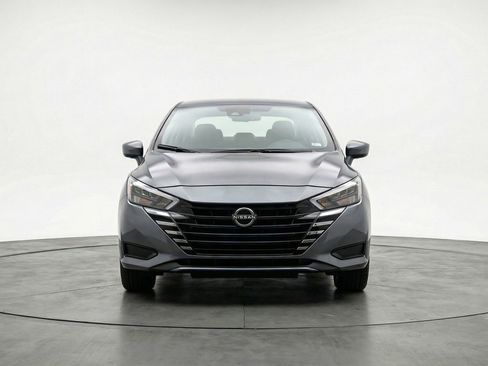 Used 2025 Nissan Versa SV FWD image 2