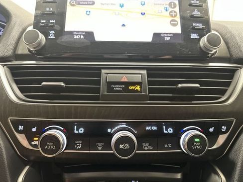 Used 2018 Honda Accord Touring image 23