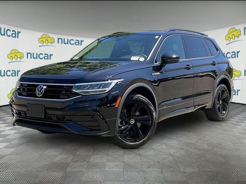 Used 2024 Volkswagen Tiguan SE R-Line AWD/4WD image 2