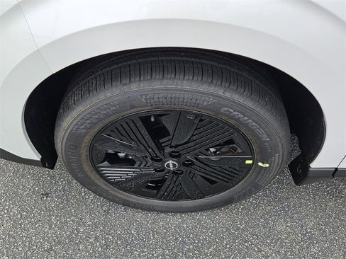 New 2025 Nissan Murano SV image 16